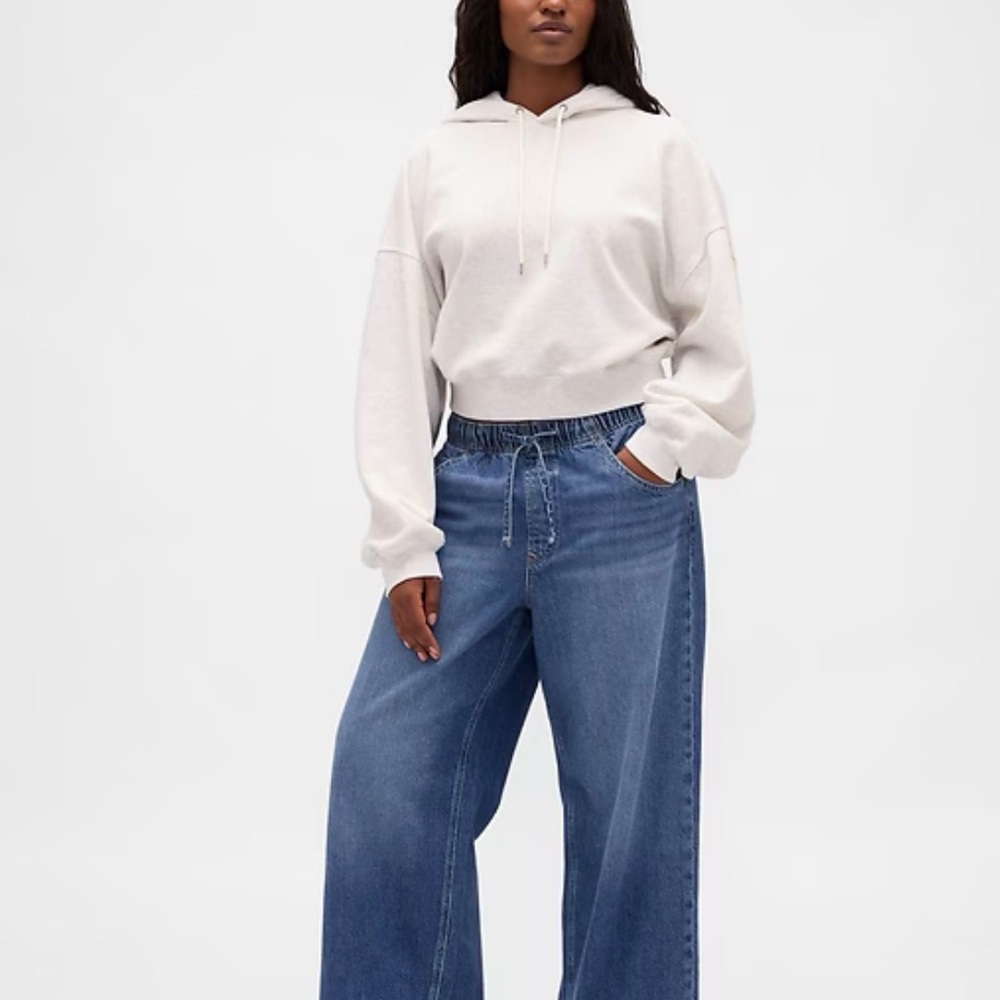 Gap Low Slung UltraSoft Relaxed Crop Jeans - Picture 9 of 10